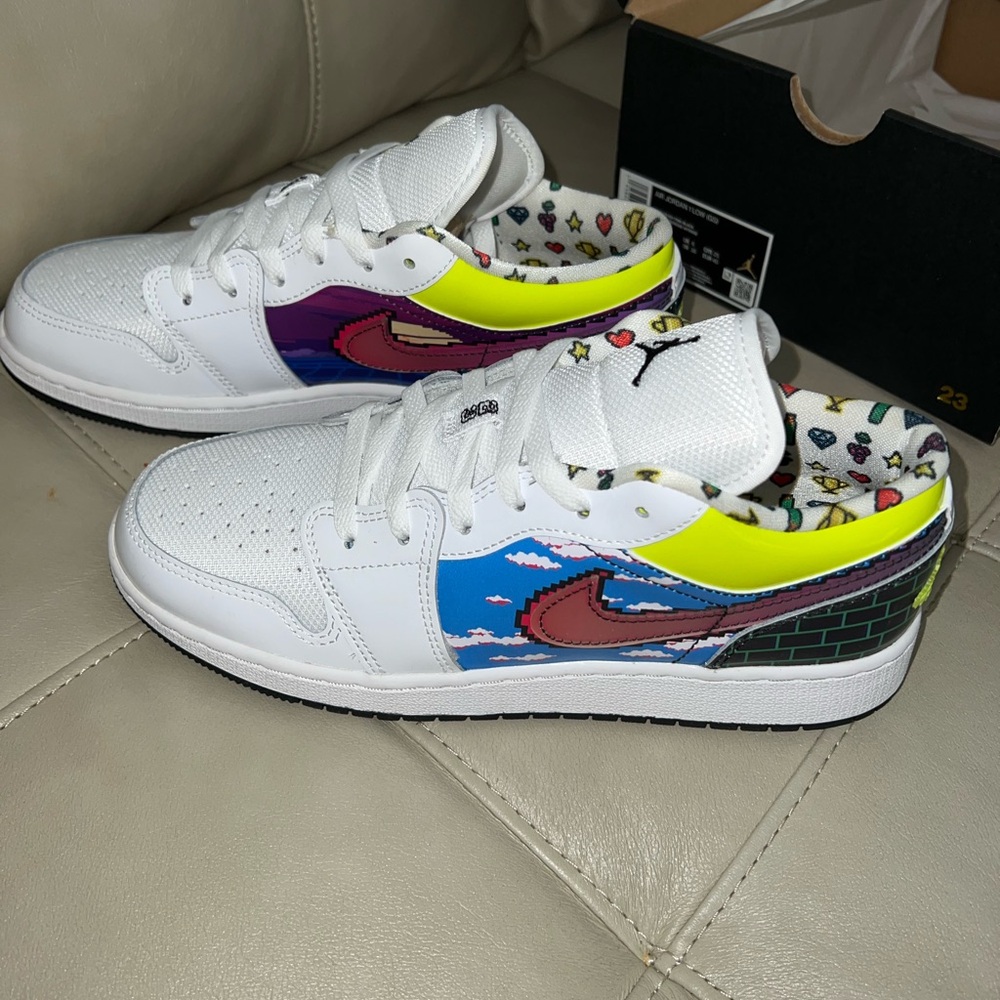 Air Jordan 1 low, New with box, size 7Y